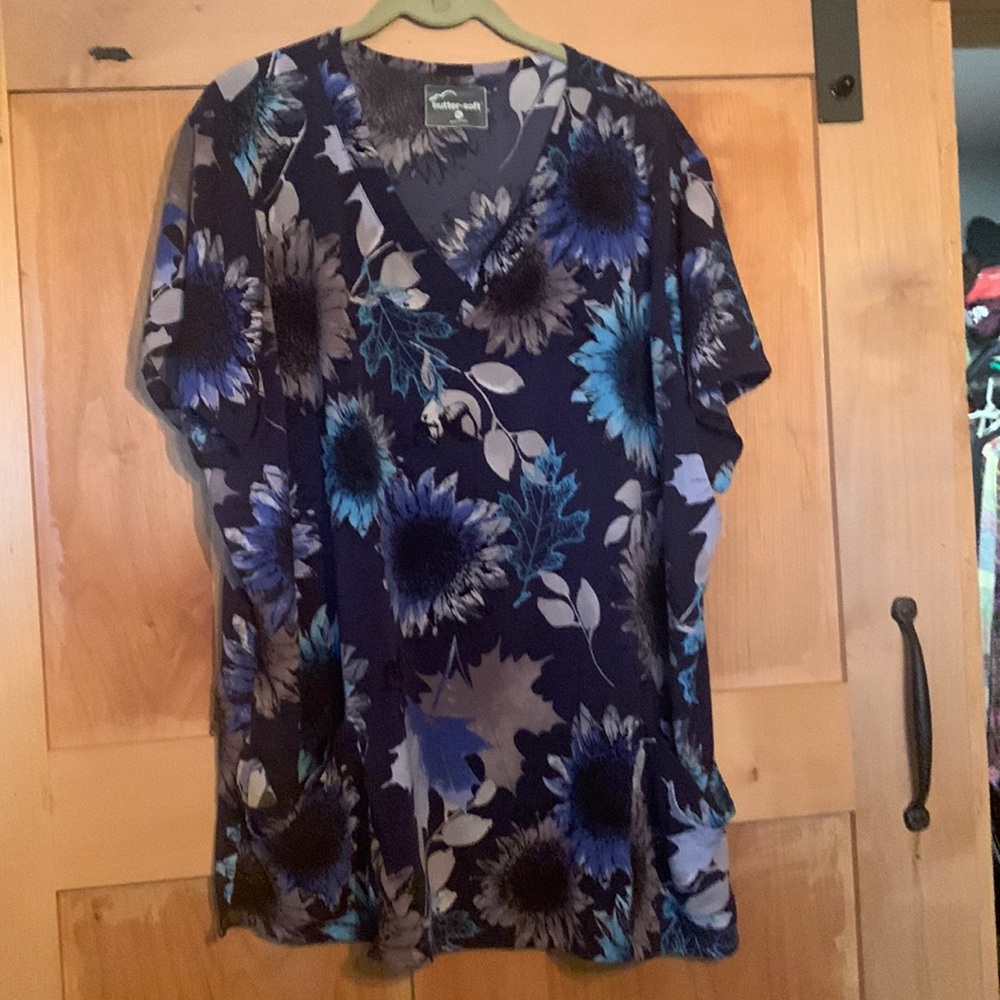 Scrub top